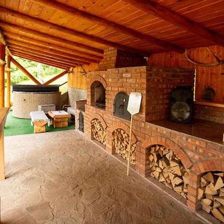Casa Rumelia Paltineni ภายนอก รูปภาพ