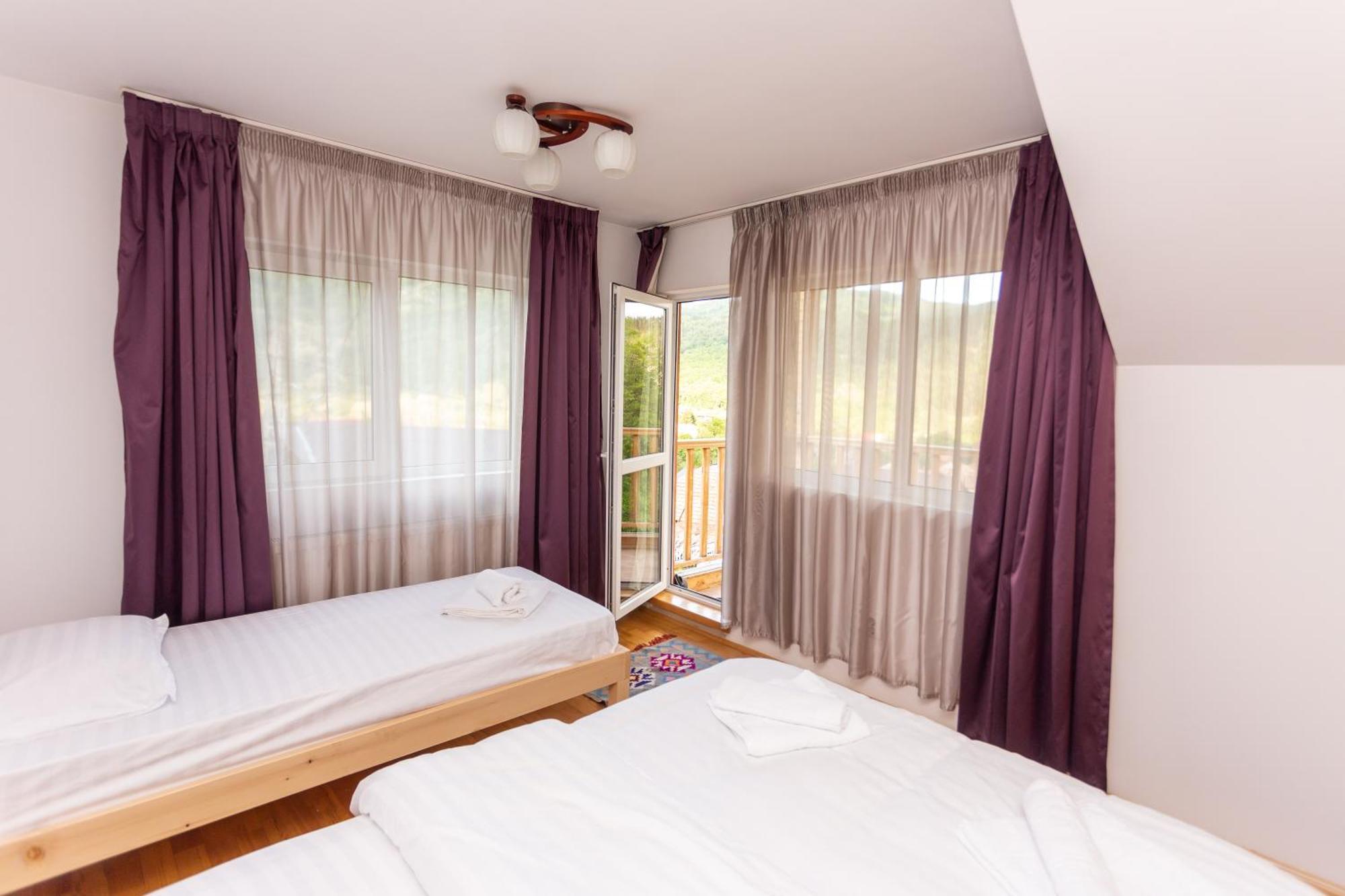 Casa Rumelia Paltineni ภายนอก รูปภาพ