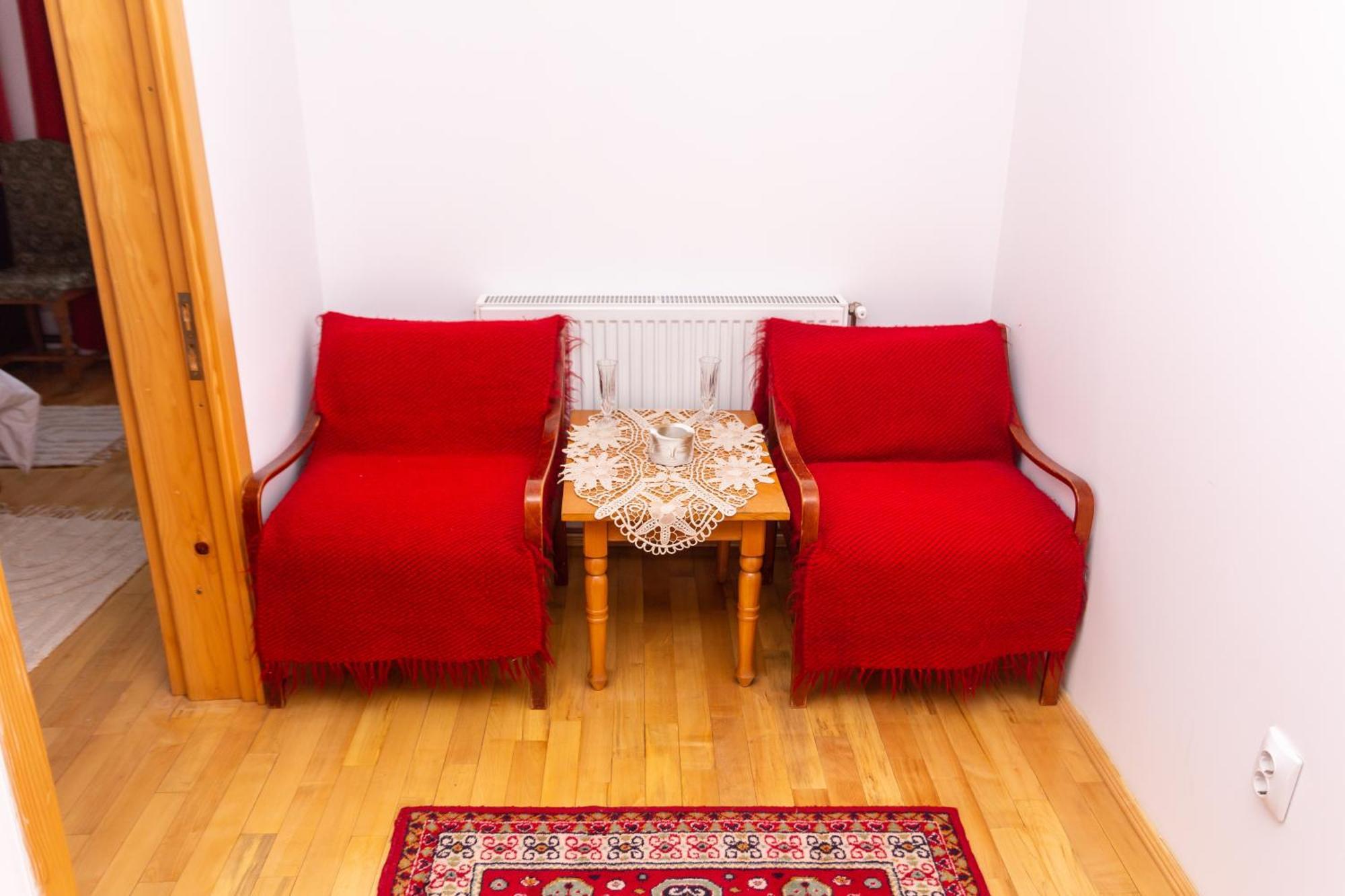 Casa Rumelia Paltineni ภายนอก รูปภาพ