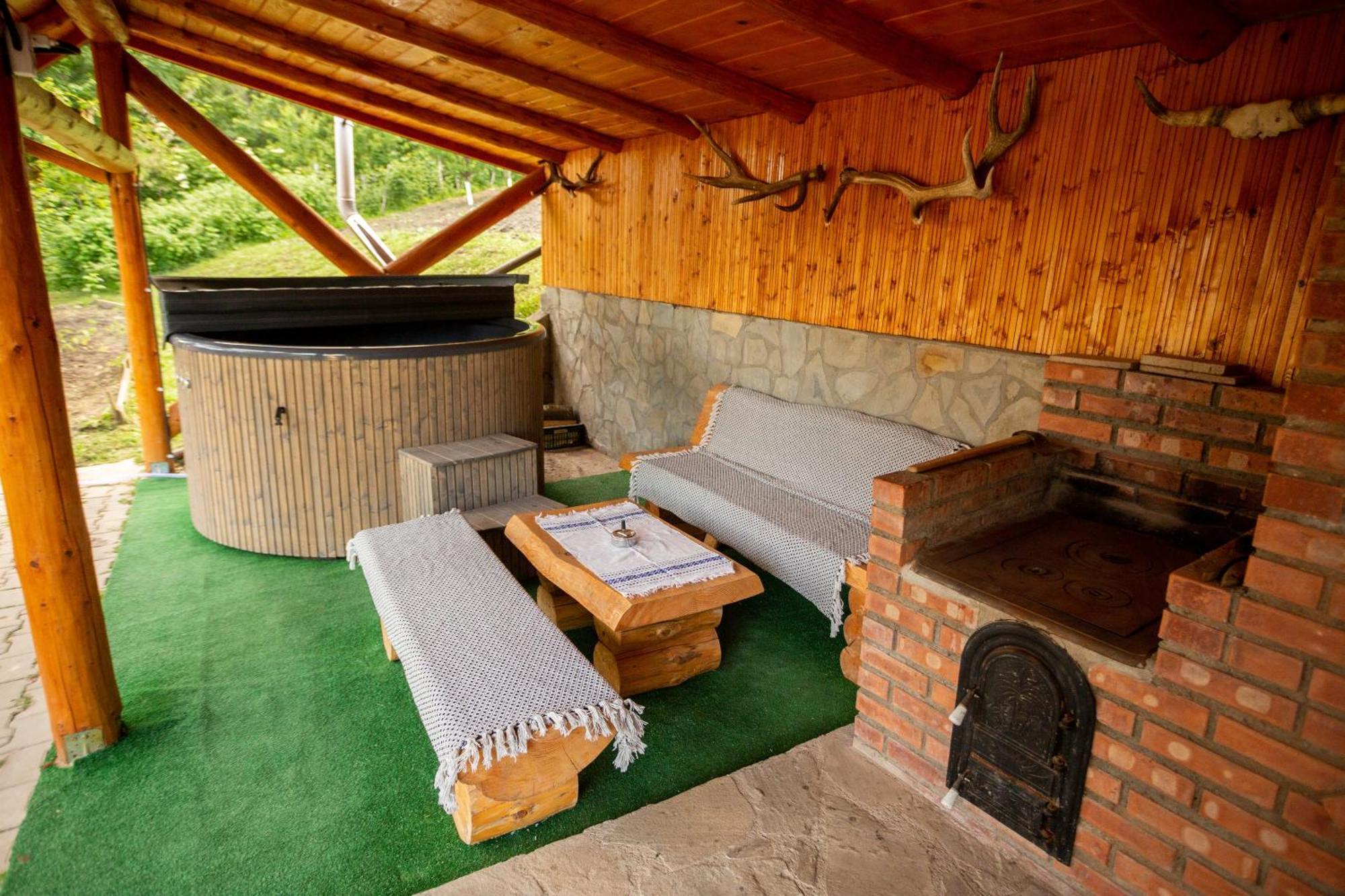 Casa Rumelia Paltineni ภายนอก รูปภาพ