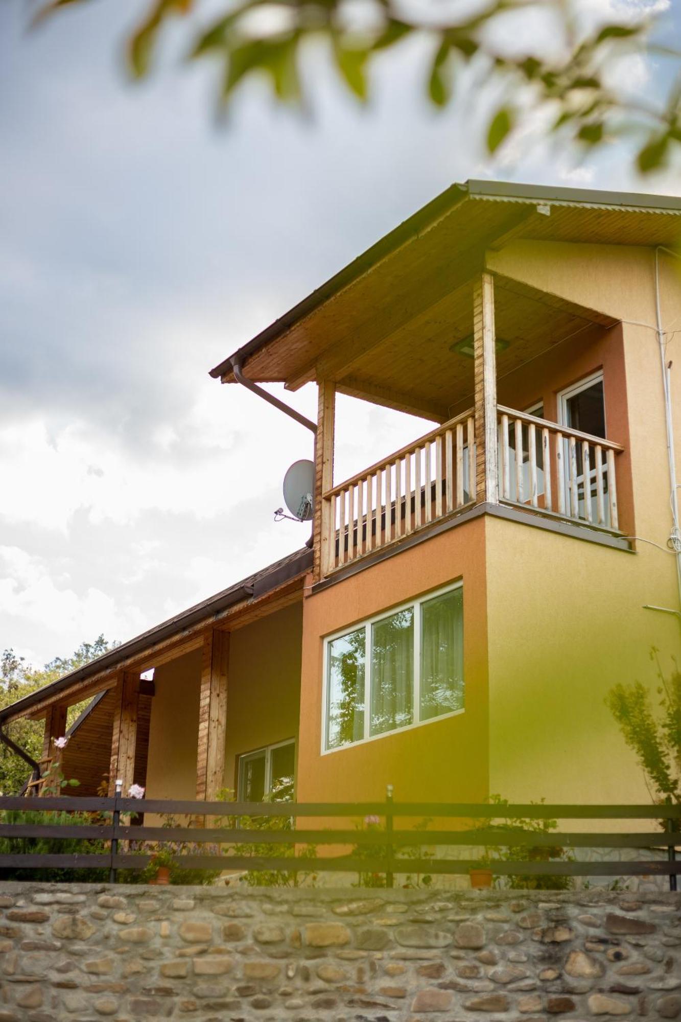 Casa Rumelia Paltineni ภายนอก รูปภาพ