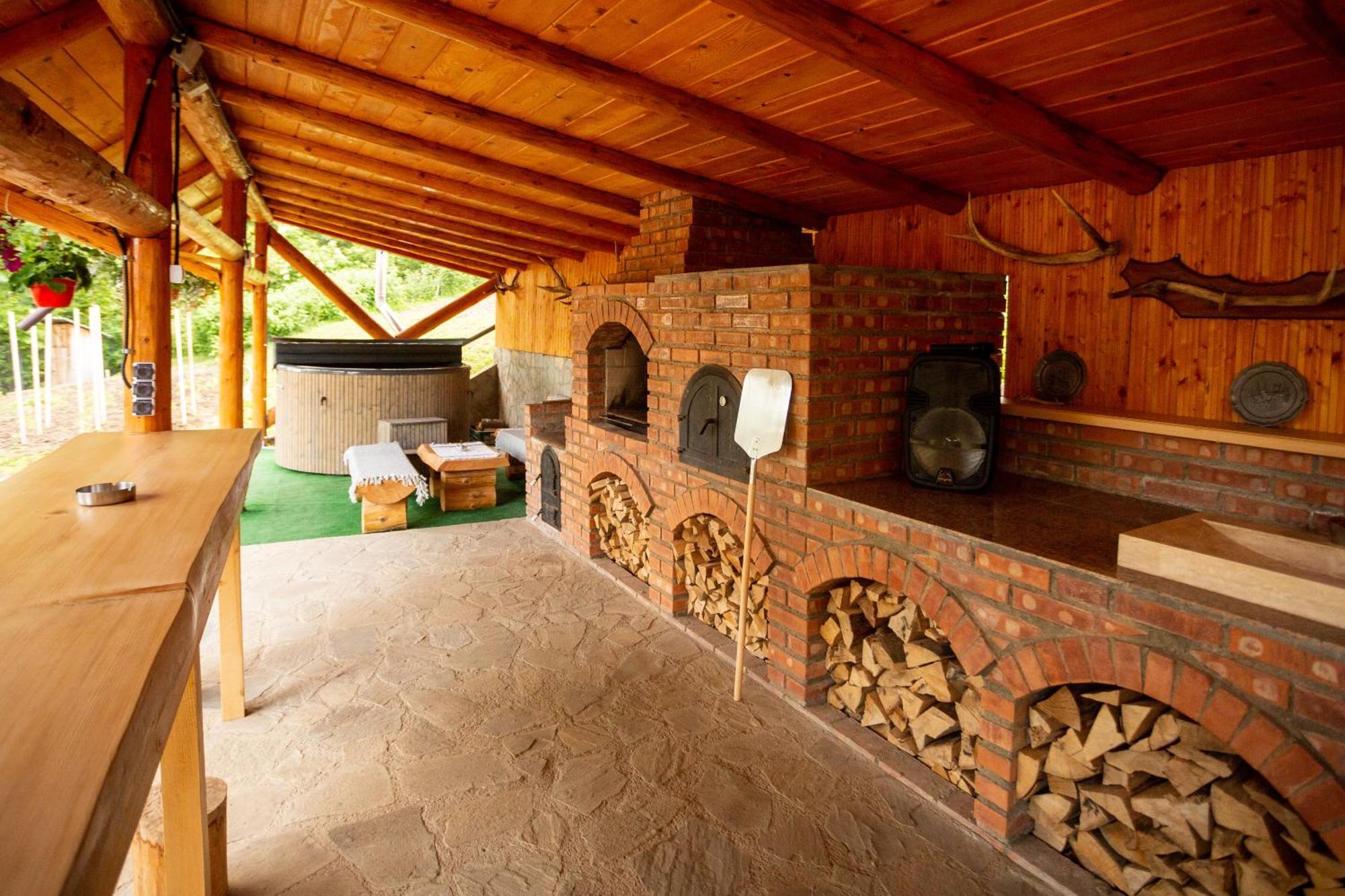 Casa Rumelia Paltineni ภายนอก รูปภาพ